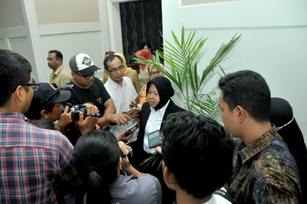 Raih Penghargaan Internasional, Risma Adakan Konvoi Keliling Kota