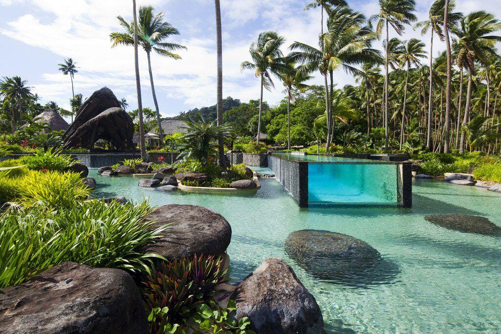 10 Kolam Renang Paling Instagramable di Dunia, Indonesia Juga Punya