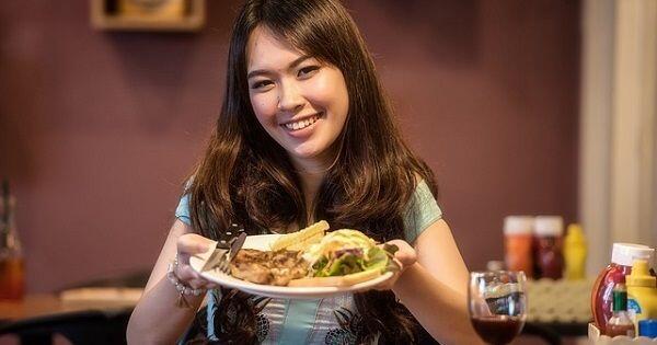6 Alasan Logis Cewek Jago Masak Layak Dijadikan Calon Istri Idaman