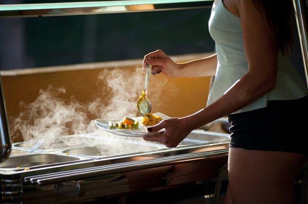 6 Alasan Logis Cewek Jago Masak Layak Dijadikan Calon Istri Idaman