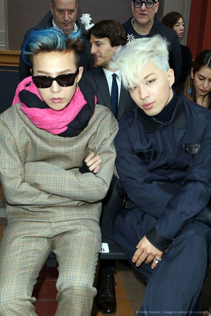 Adu Gaya Artis SM vs YG Entertainment di Acara Fashion, Berkelas!