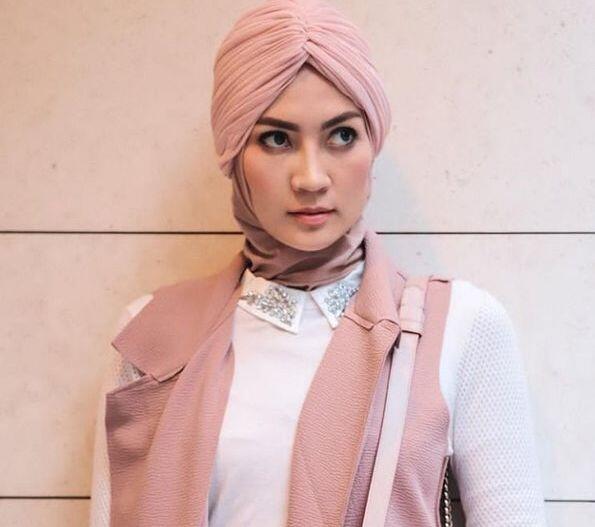 Model Steffy Burase Akan Ditanyai Soal Aliran Dana ke Gubernur Aceh