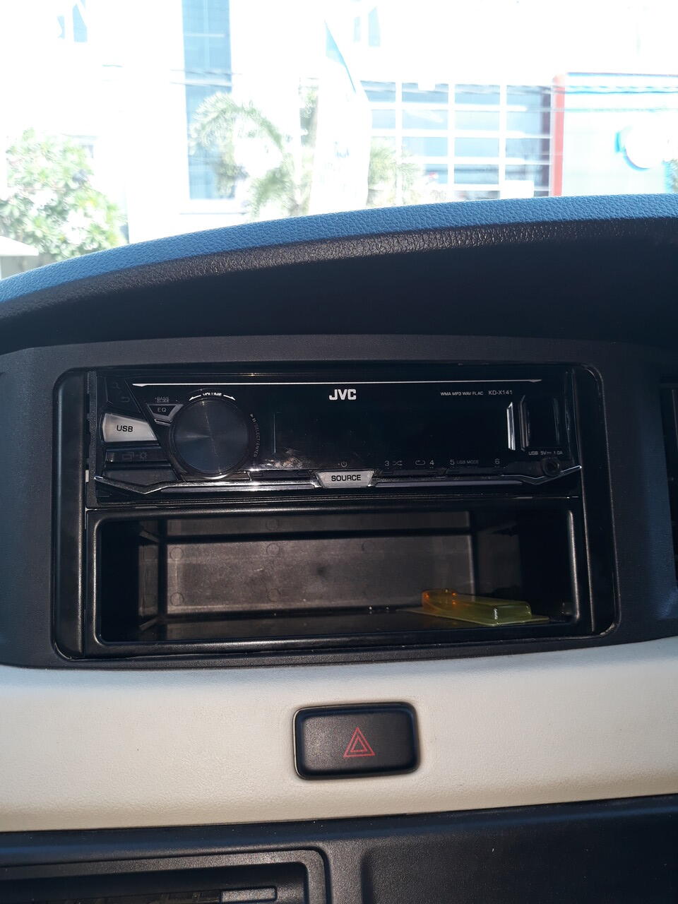Audio Daihatsu Sigra tipe D.. tapenya mati tiba2