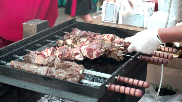 Lezatnya Shashlik, Kuliner Khas Rusia yang Mirip Sate Indonesia
