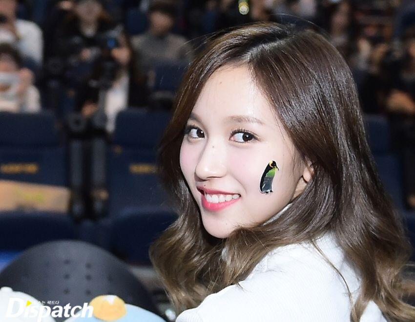9 Mix & Match Denim Outfit ala Mina Twice Yang Keren Abis!