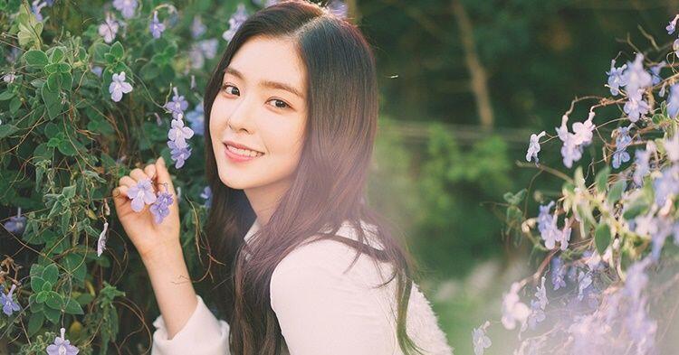 Ingin Rambut Secantik Irene 'Red Velvet'? Lakukan Tips Keramas Ini