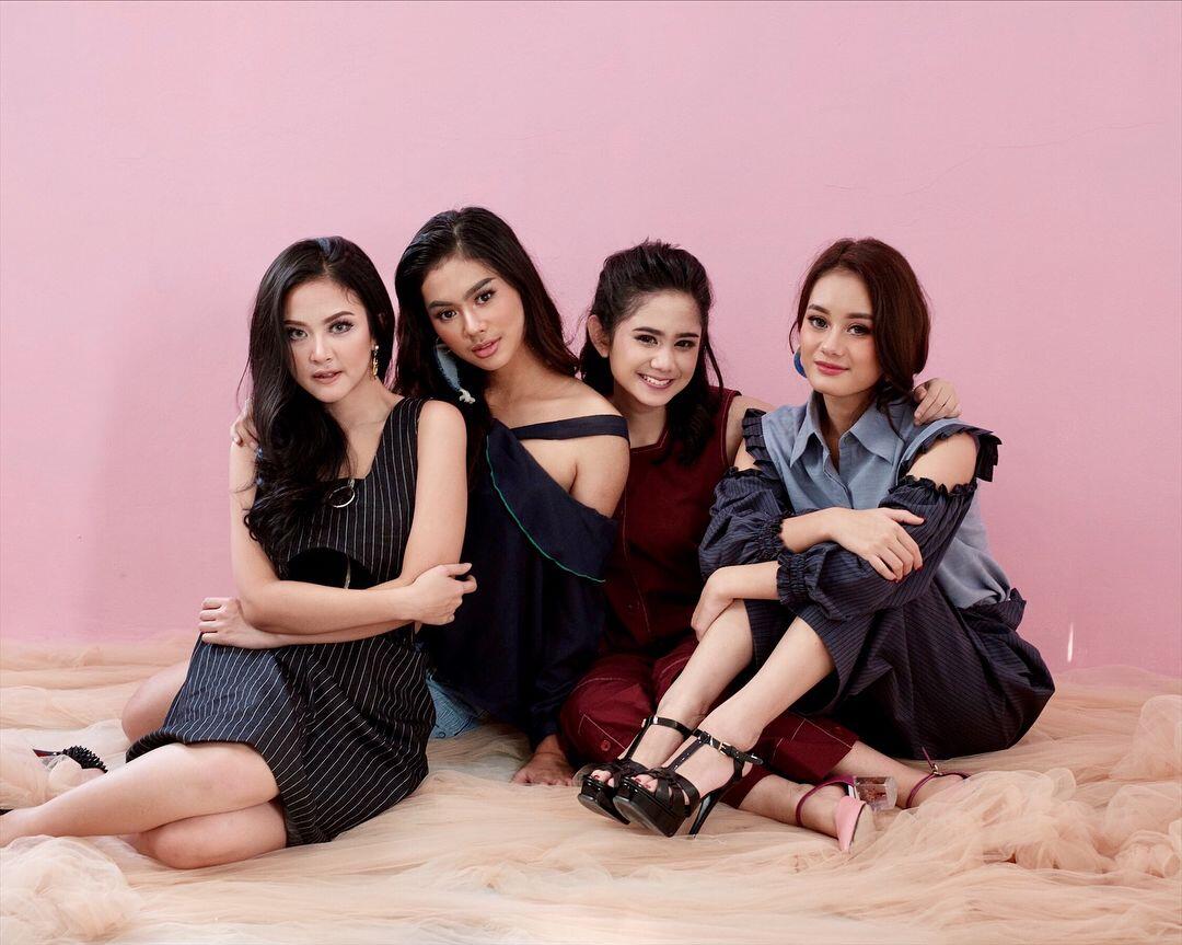 10 Potret Seru The Gabuts, Geng Artis Muda yang Bikin Penasaran