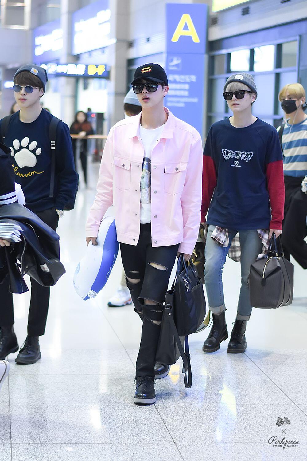 Gampang Ditiru, 11 Gaya Casual ala World Wide Handsome Jin BTS