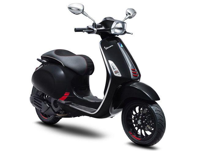 Vespa Sprint Carbon Dirilis, Ini Harga dan Spesifikasinya