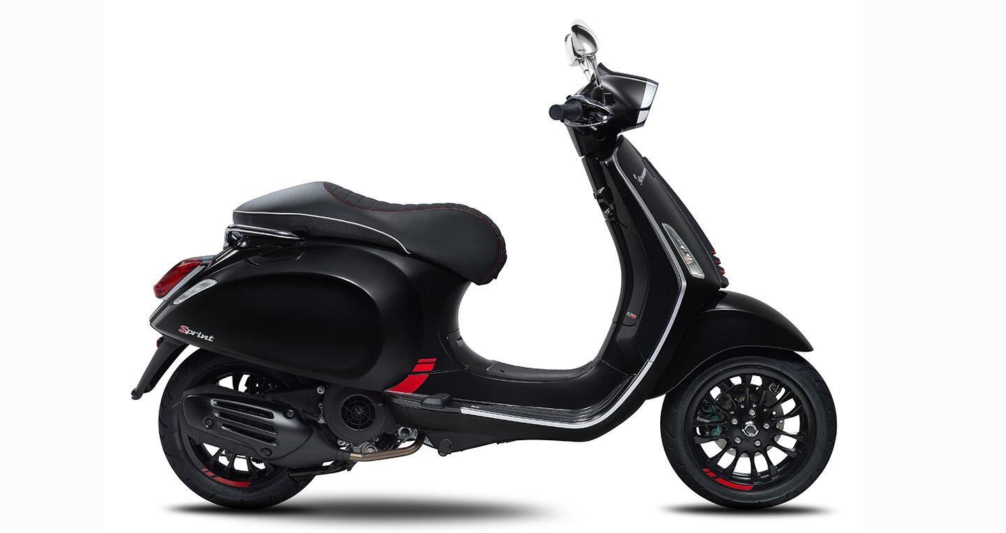 Vespa Sprint Carbon Dirilis, Ini Harga dan Spesifikasinya