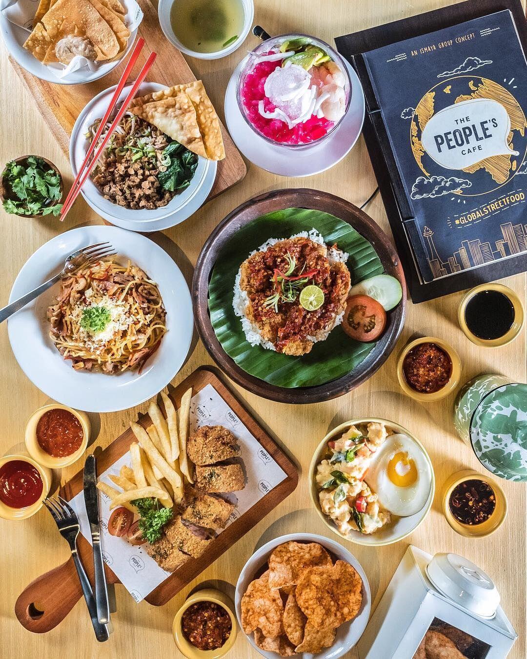 12 Potret The People’s Café, Tempat Nongkrong Asyik dan Seru Abis!