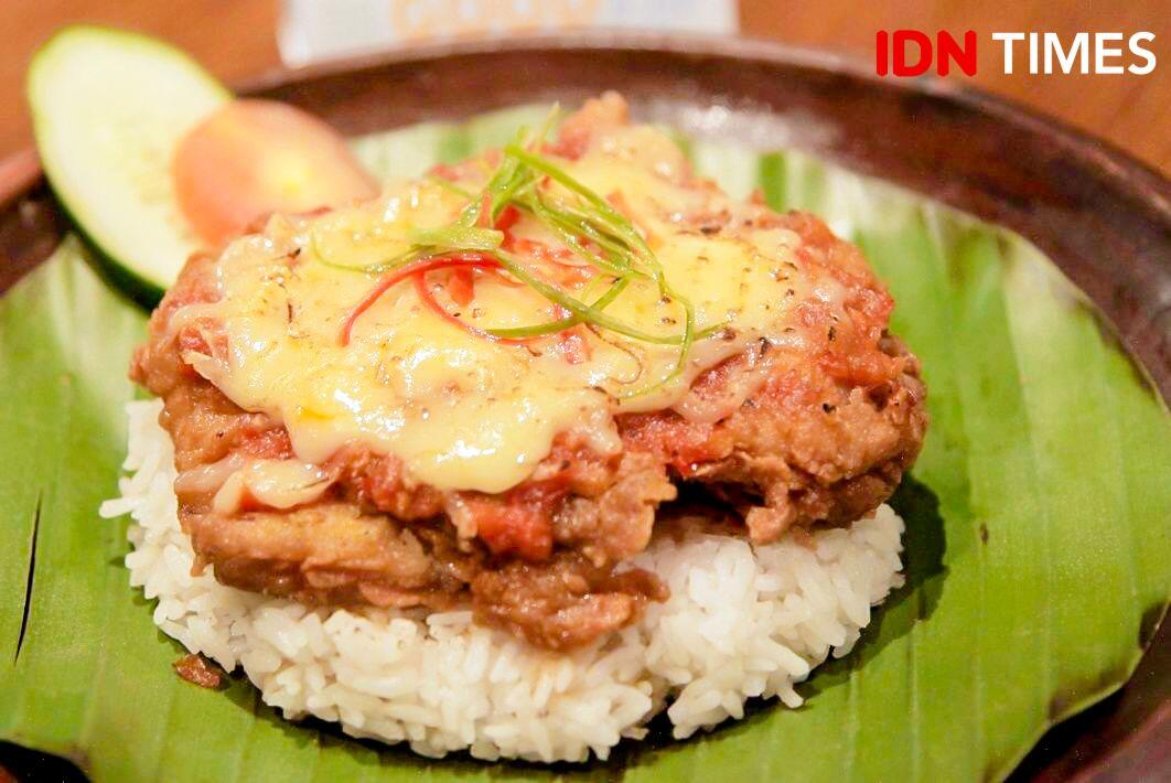 12 Potret The People’s Café, Tempat Nongkrong Asyik dan Seru Abis!