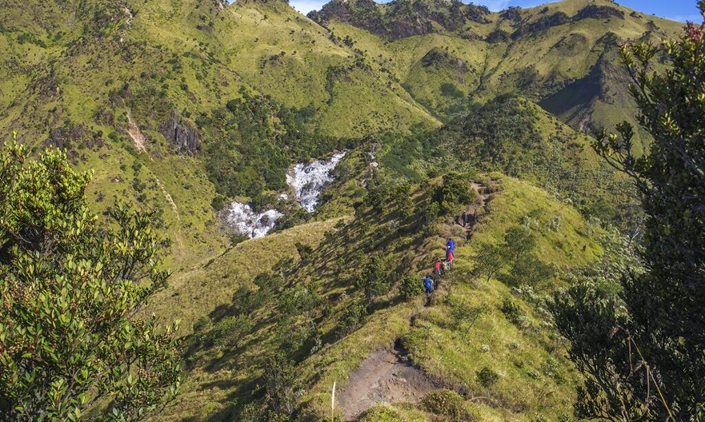 Naik Gunung Bukan Untuk Anak Manja! Tapi..