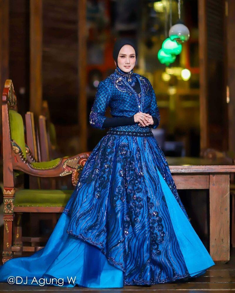 10 Potret Mulan Jameela dalam Balutan Gaun Mewah, Bak Princess!