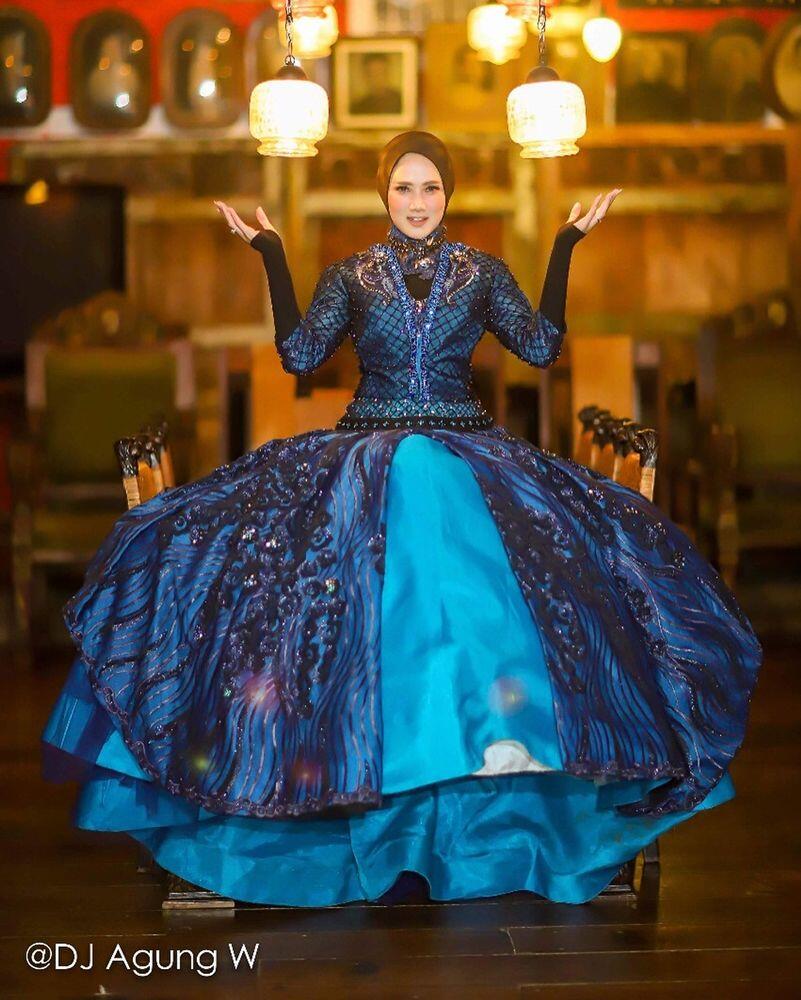 10 Potret Mulan Jameela dalam Balutan Gaun Mewah, Bak Princess!