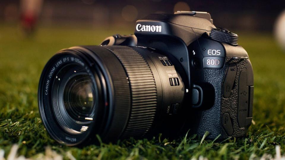 Khusus Fotografer, 5 Rekomendasi Kamera DSLR Canon Beraneka Harga