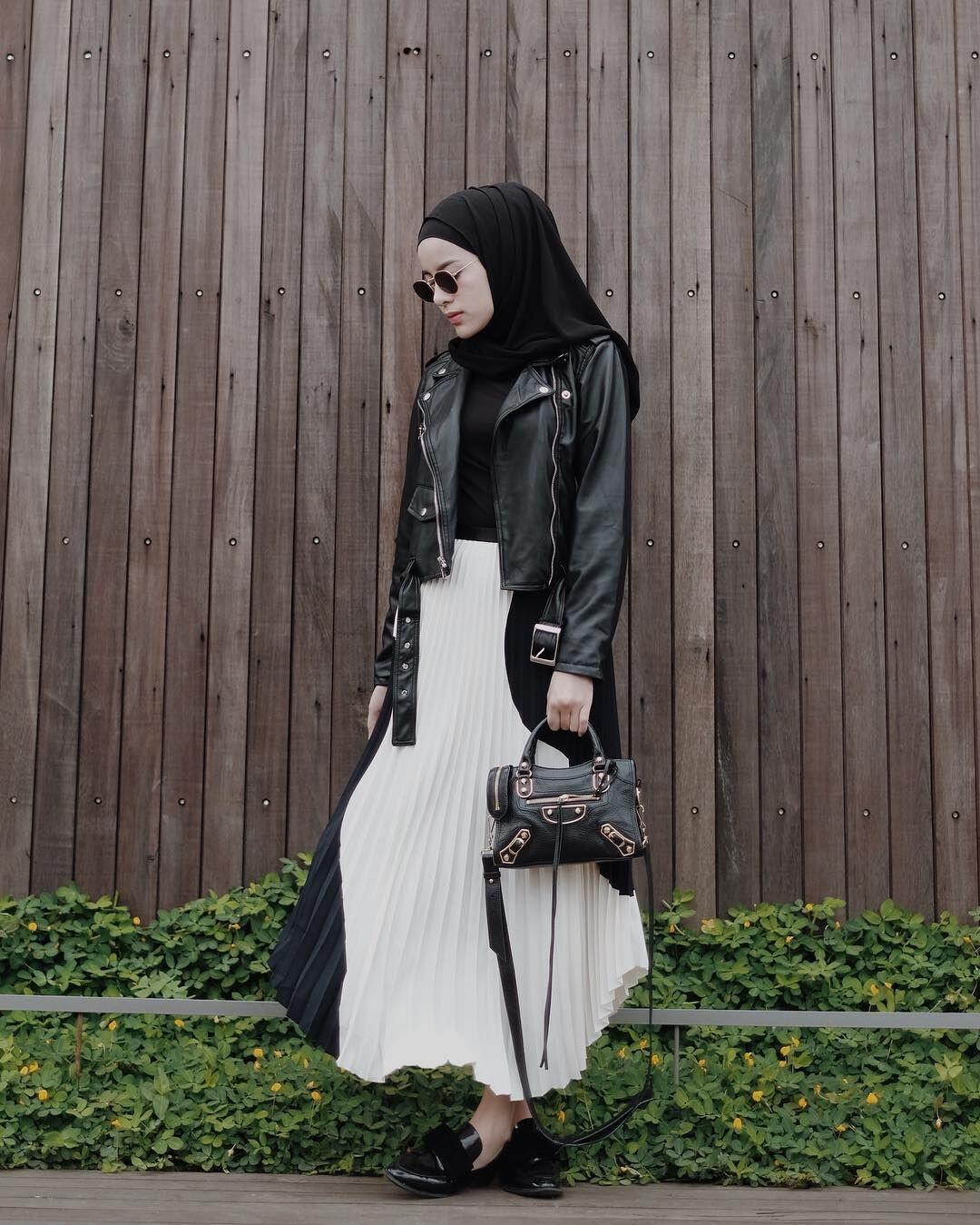 10 Gaya Outerwear ala Aghnia Punjabi, Bikin Makin Stylish Berhijab!