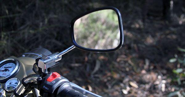Berbelok Menggunakan Sepeda Motor, Ini Cara Amannya!