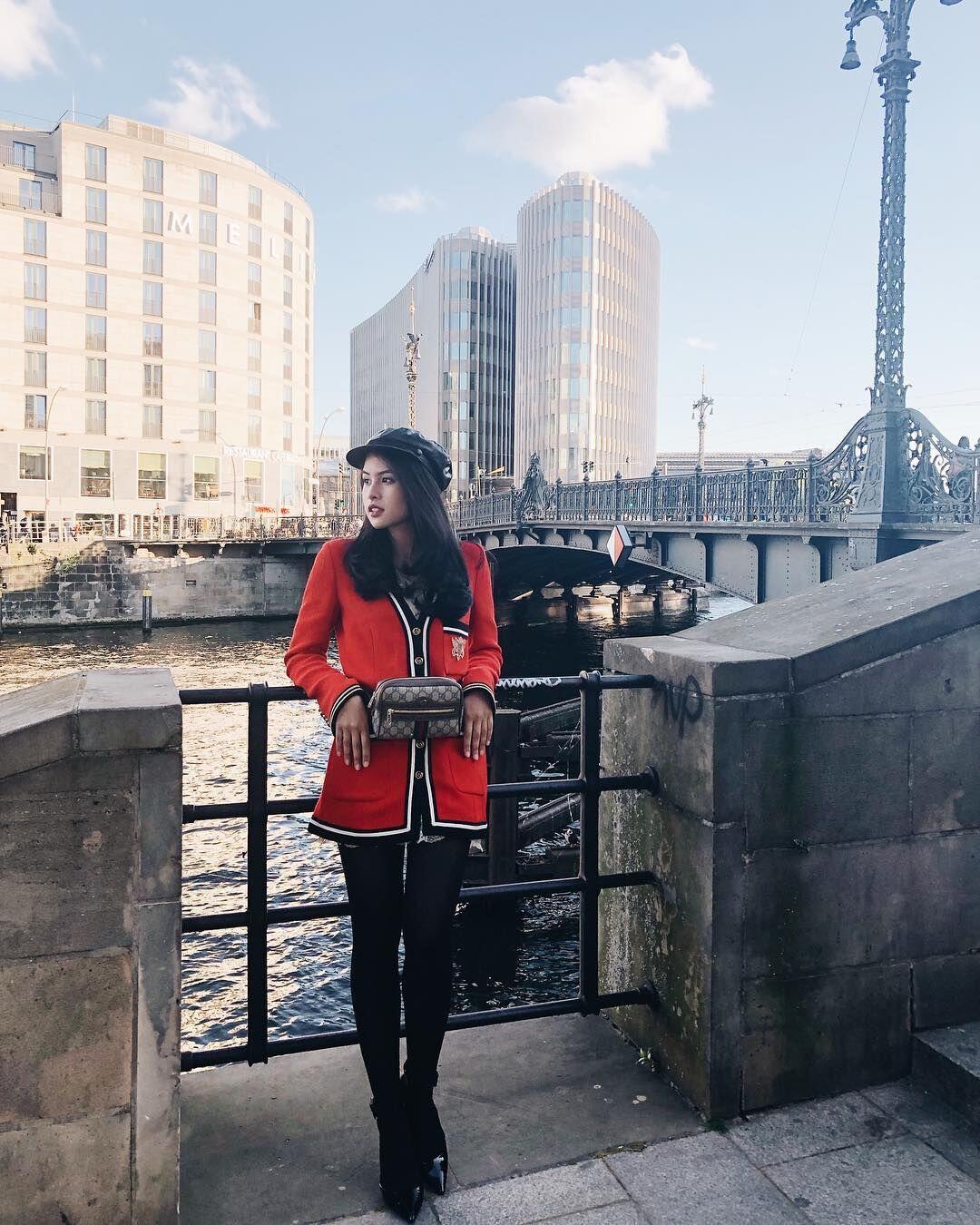 11 Gaya Chic & Kasual ala Maudy Ayunda, Manis Banget