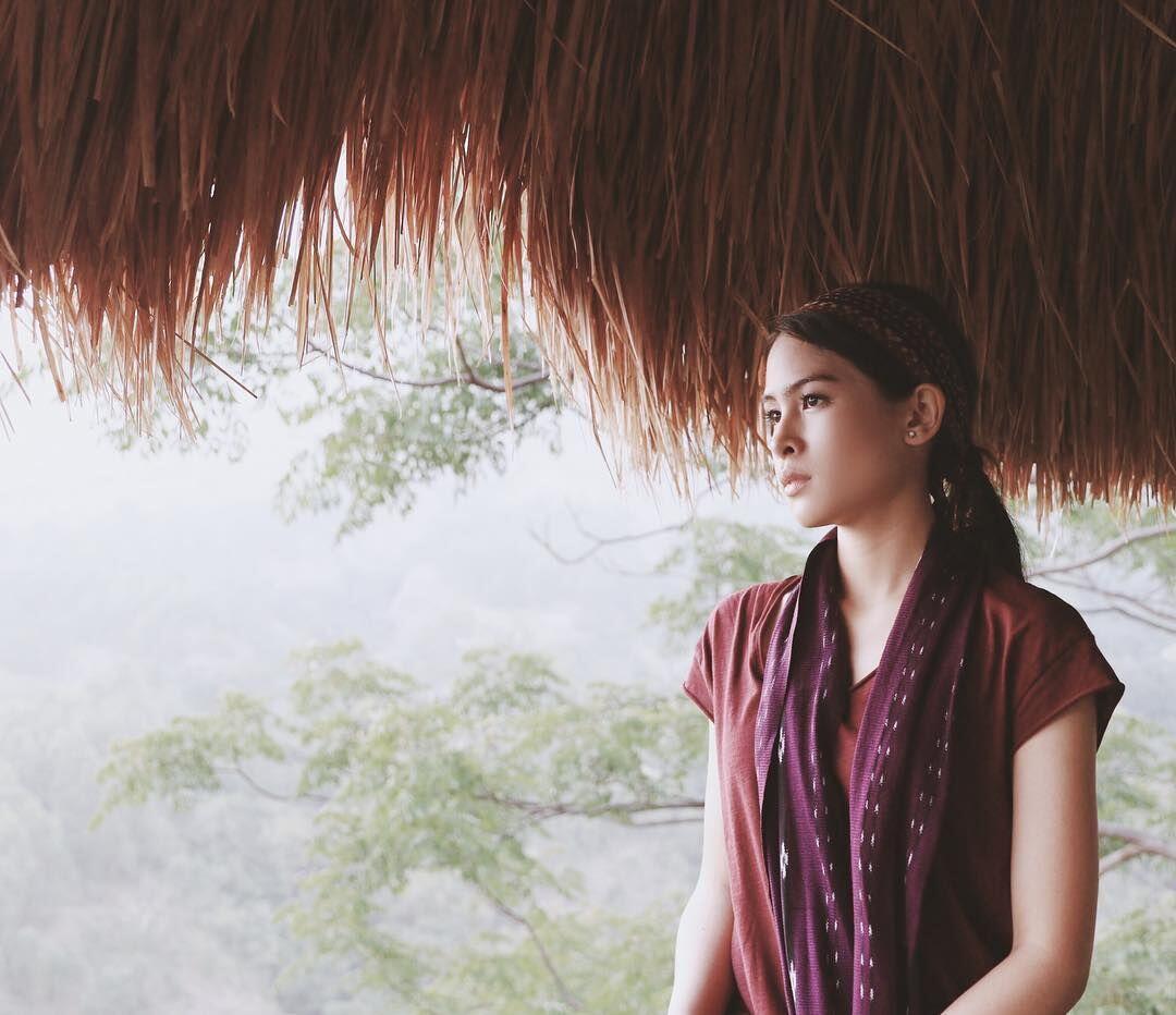 11 Gaya Chic & Kasual ala Maudy Ayunda, Manis Banget