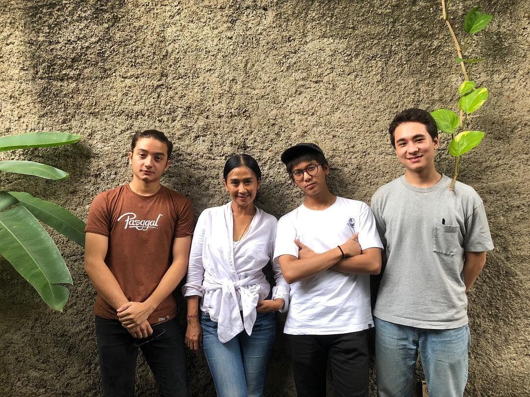 Iqbaal Hingga Giorgino, 10 Potret Seru Syuting "Bumi Manusia"
