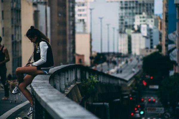 Girls, Lakukan 5 Hal Ini Biar Gak Gampang Baper sama Cowok