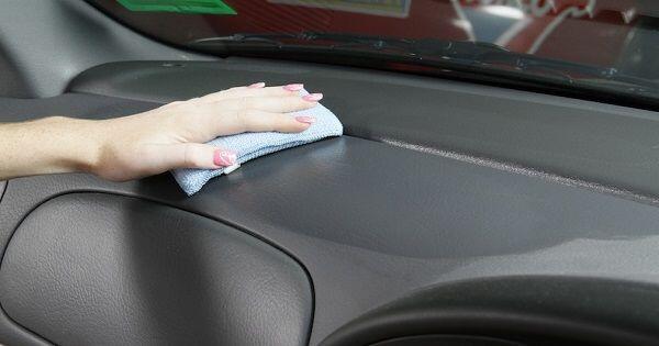 7 Manfaat Tak Terduga dari Cuka yang Bikin Mobil Kamu Cling!
