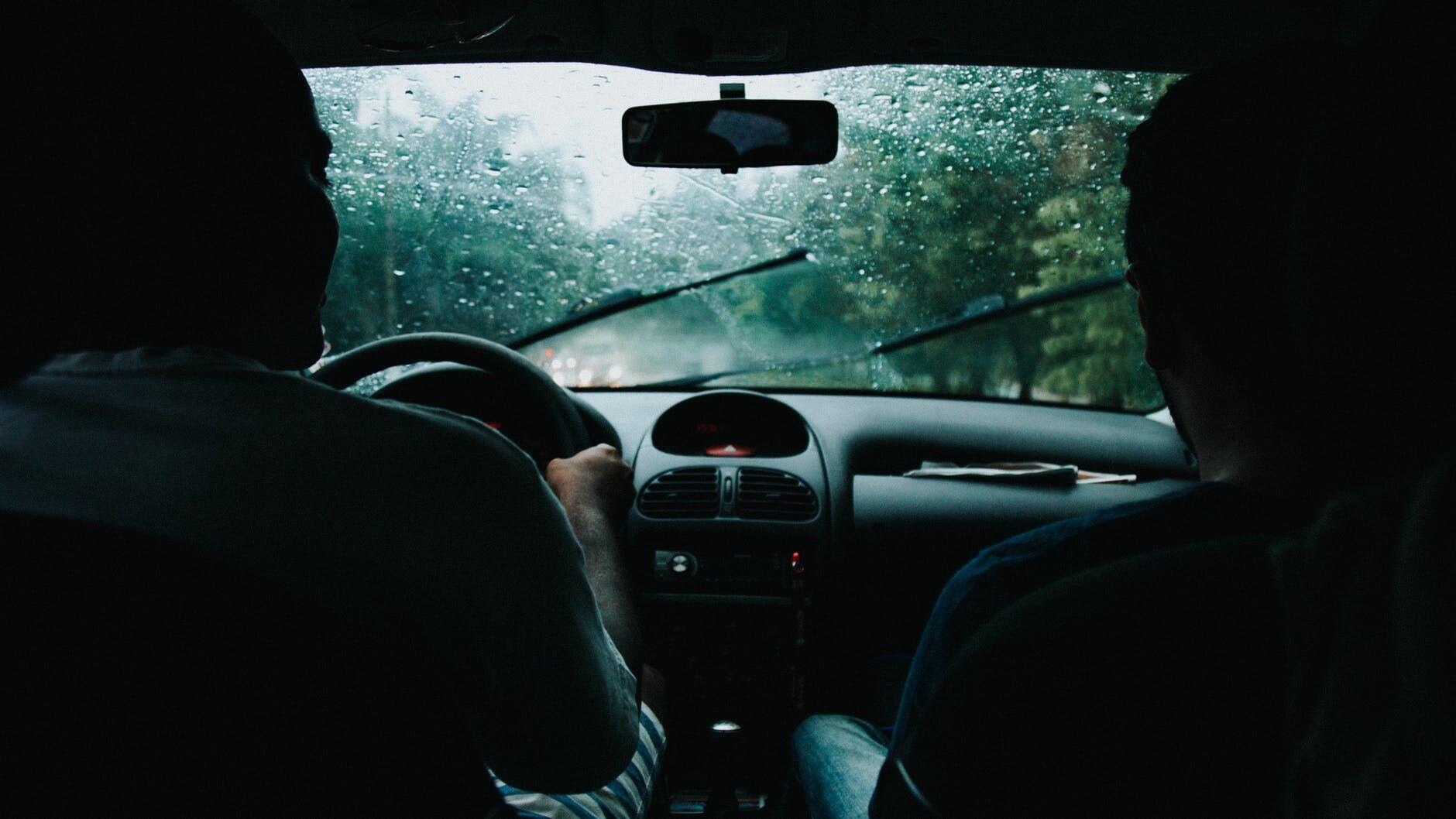 7 Manfaat Tak Terduga dari Cuka yang Bikin Mobil Kamu Cling!