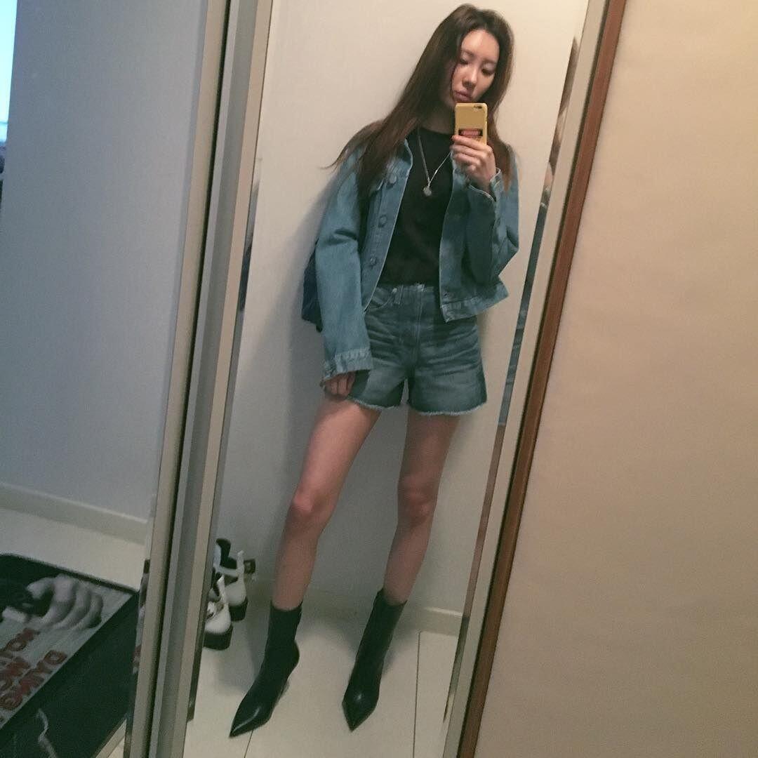 10 Inspirasi Daily Style ala Sunmi, Bikin Kece dan Gampang Ditiru