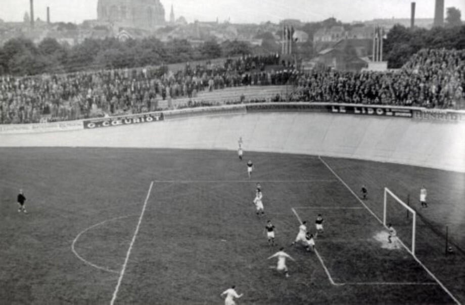 Calon Dokter Jadi Kapten Indonesia 
di Piala Dunia 1938
