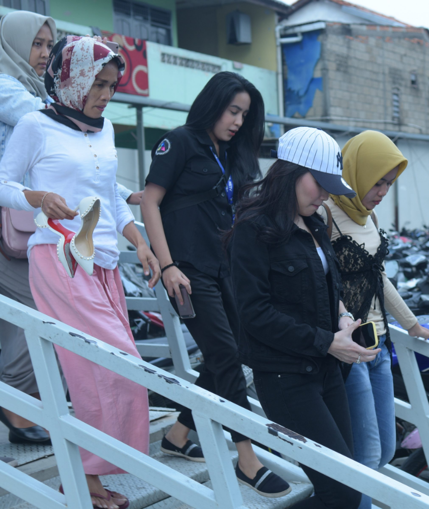 Ayu Ting Ting Tampil Kasual