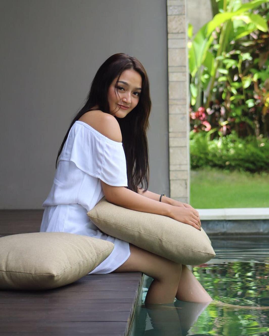 Wow! Lagu Tik Tok 'Lagi Syantik' Siti Badriah Masuk Chart Billboard!