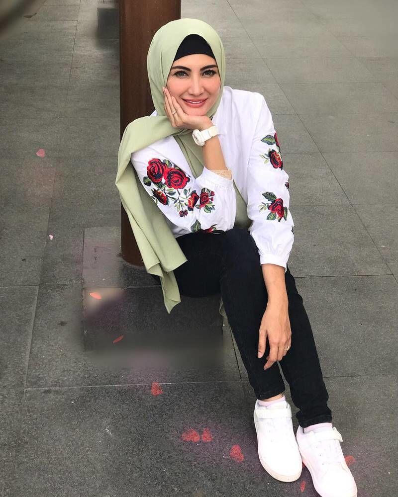 Dulu Dicap Seksi, 10 Artis Ini Mantap Berhijab Sekarang