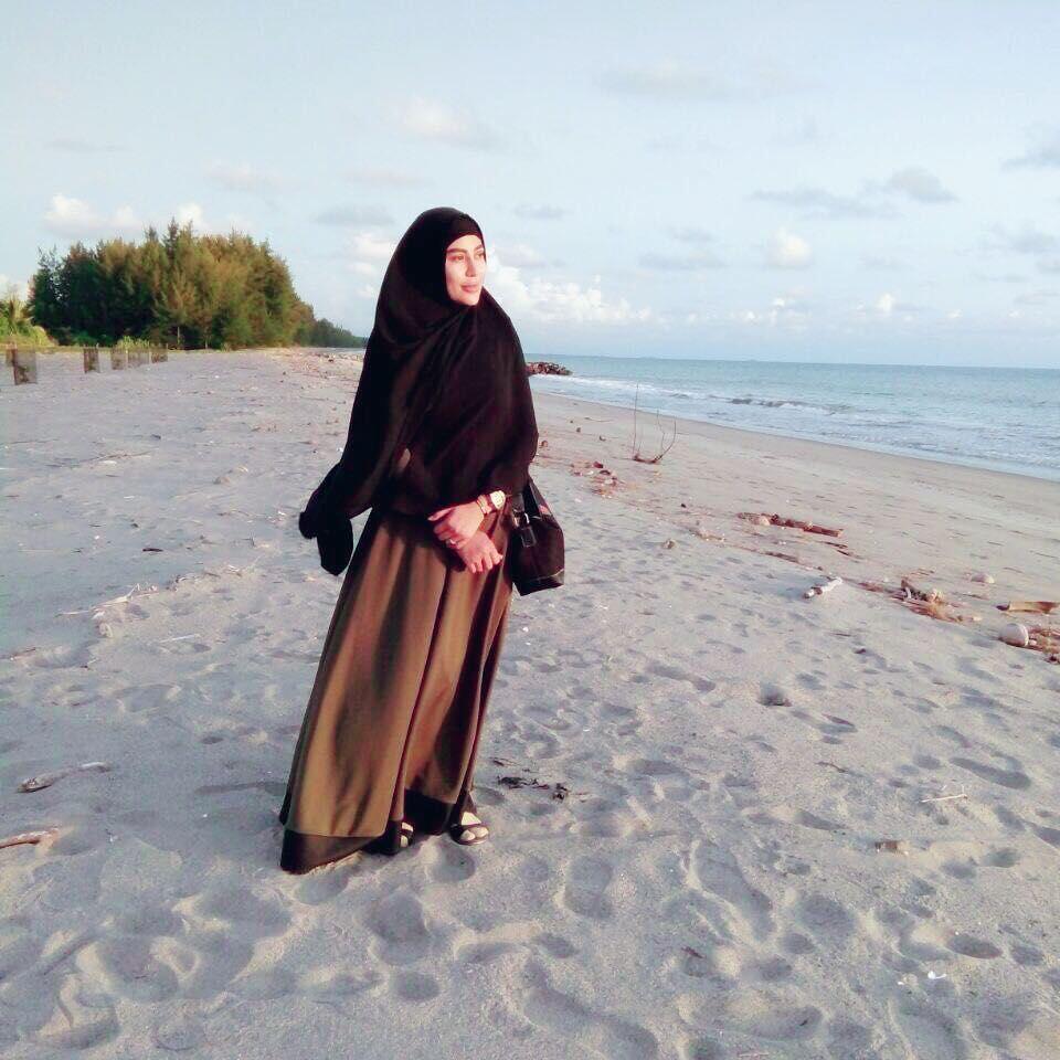 Dulu Dicap Seksi, 10 Artis Ini Mantap Berhijab Sekarang