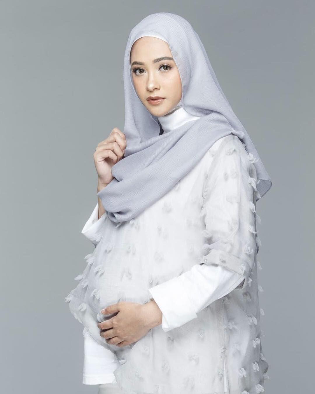 Dulu Dicap Seksi, 10 Artis Ini Mantap Berhijab Sekarang
