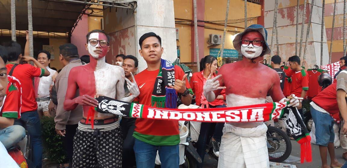 Perjuangan Supporter Timnas Dapatkan Tiket, Begadang hingga Beli dari Calo