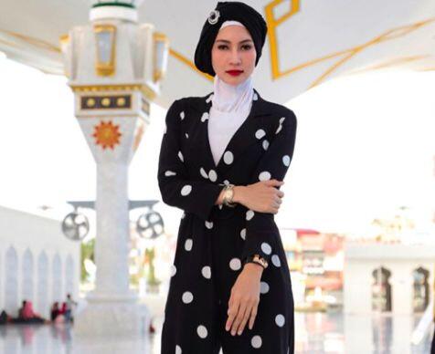 KPK Panggil Model Steffy Burase Pekan Depan