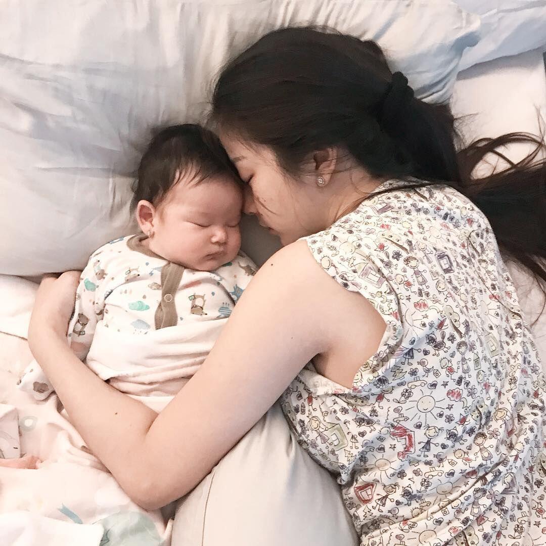 Tanpa Baby Sitter, 10 Potret Manis Samuel Zylgwyn dan Franda Urus Anak