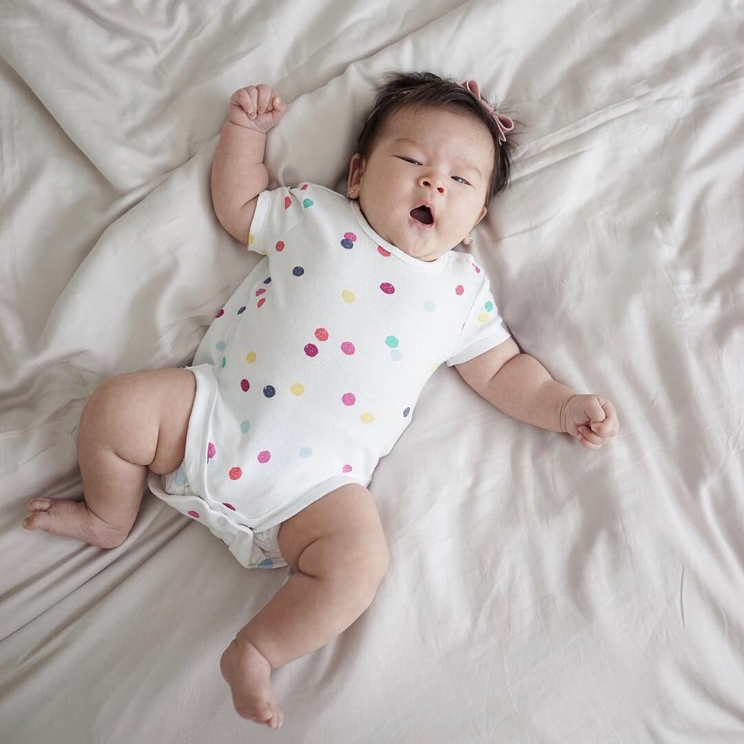 Tanpa Baby Sitter, 10 Potret Manis Samuel Zylgwyn dan Franda Urus Anak