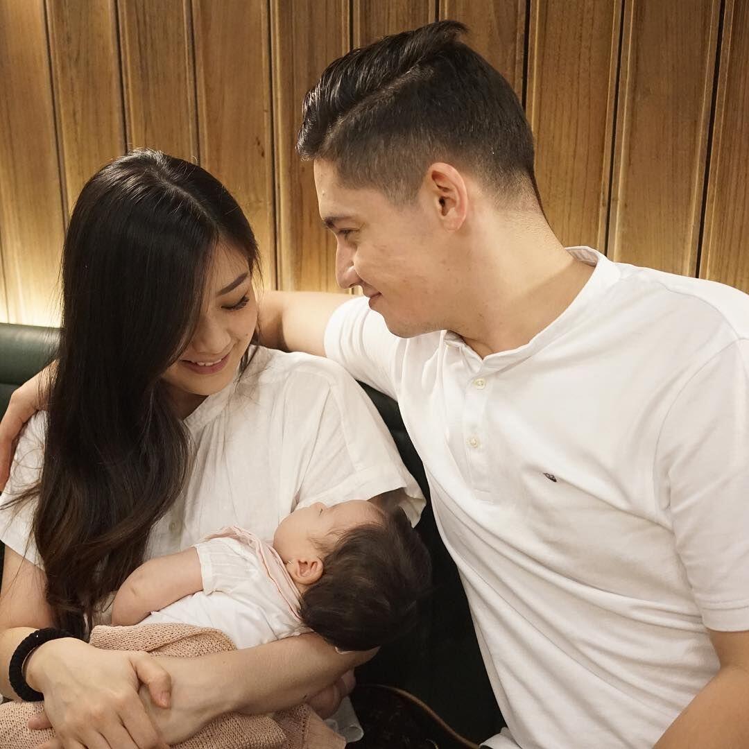 Tanpa Baby Sitter, 10 Potret Manis Samuel Zylgwyn dan Franda Urus Anak