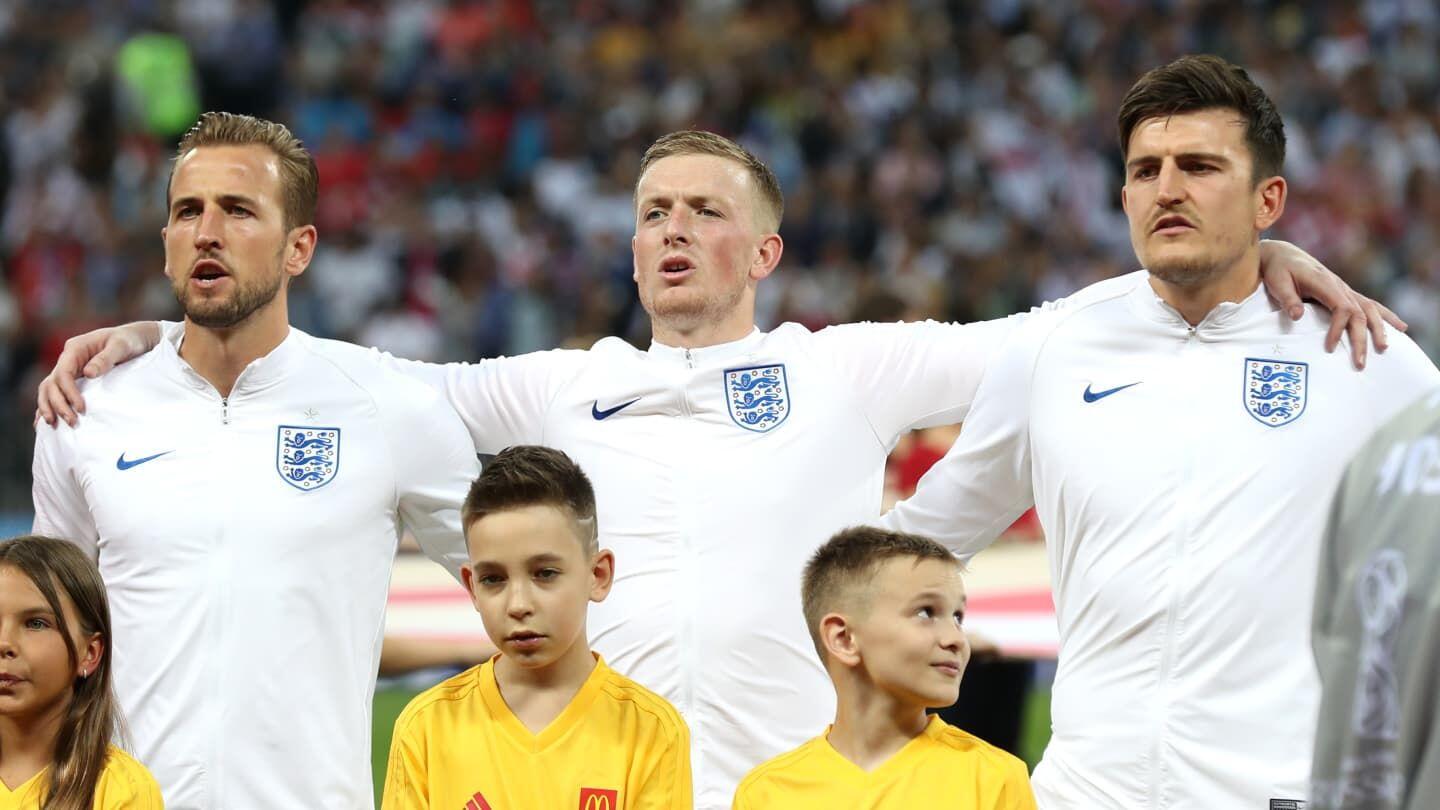 FOTO: Inggris Memang Pulang, Tapi Tidak Bersama Sepak Bola
