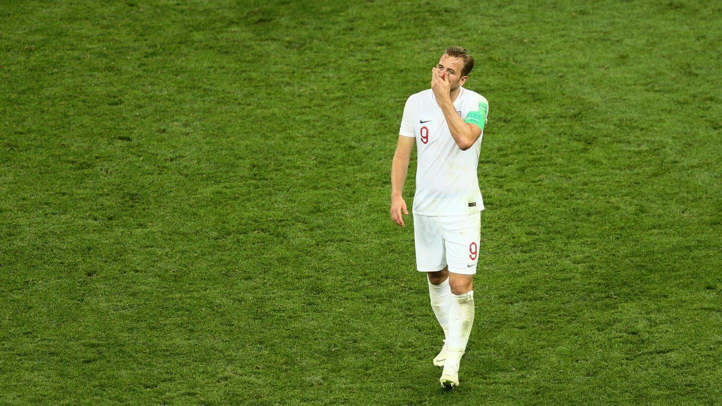 FOTO: Inggris Memang Pulang, Tapi Tidak Bersama Sepak Bola