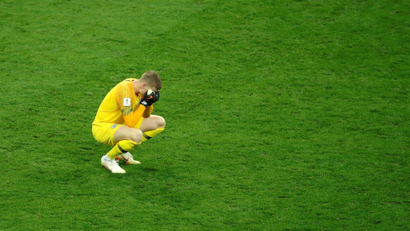 FOTO: Inggris Memang Pulang, Tapi Tidak Bersama Sepak Bola