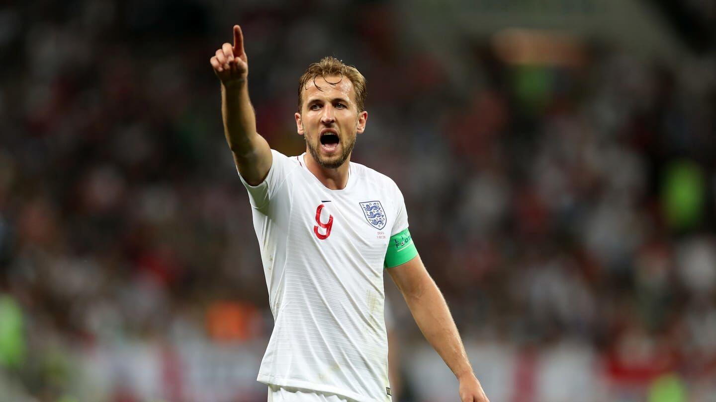 FOTO: Inggris Memang Pulang, Tapi Tidak Bersama Sepak Bola