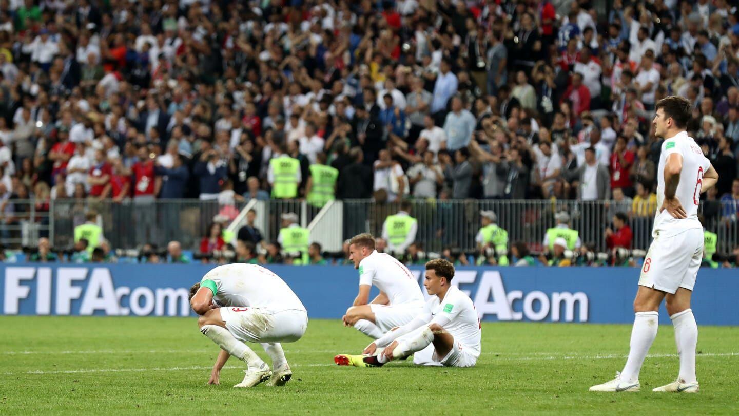 FOTO: Inggris Memang Pulang, Tapi Tidak Bersama Sepak Bola