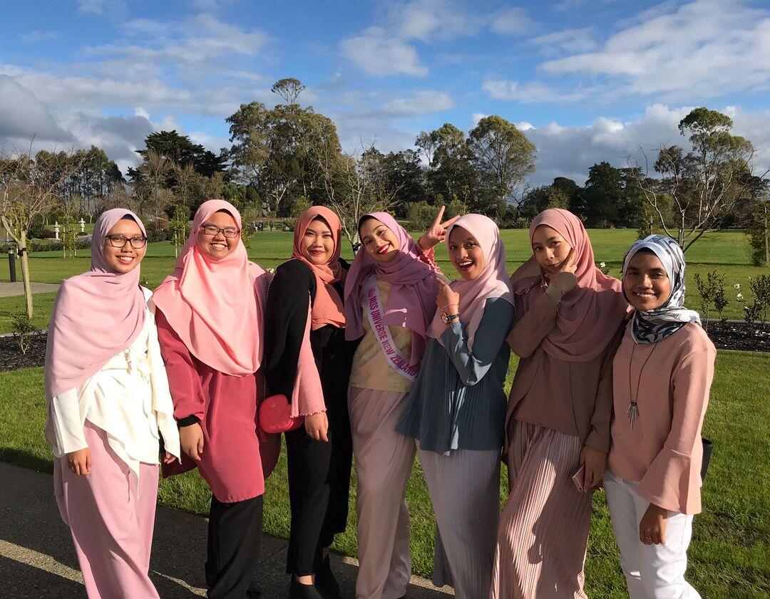 10 Potret Nurul Shamsul, Hijaber Finalis Miss Universe Selandia Baru