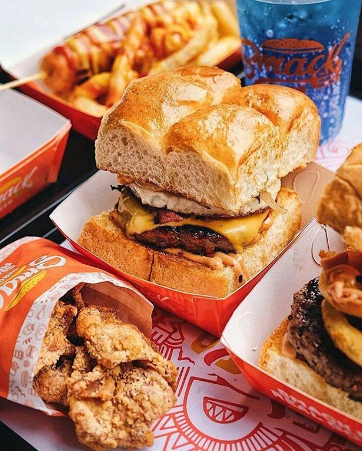 8 Tempat Makan Burger Paling Enak di Surabaya, Ada Favoritmu Gak?