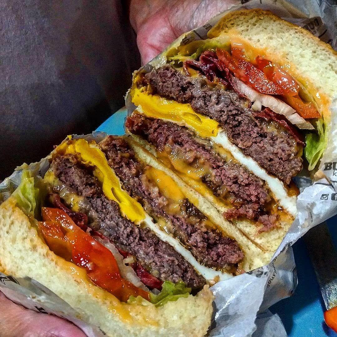 8 Tempat Makan Burger Paling Enak di Surabaya, Ada Favoritmu Gak?