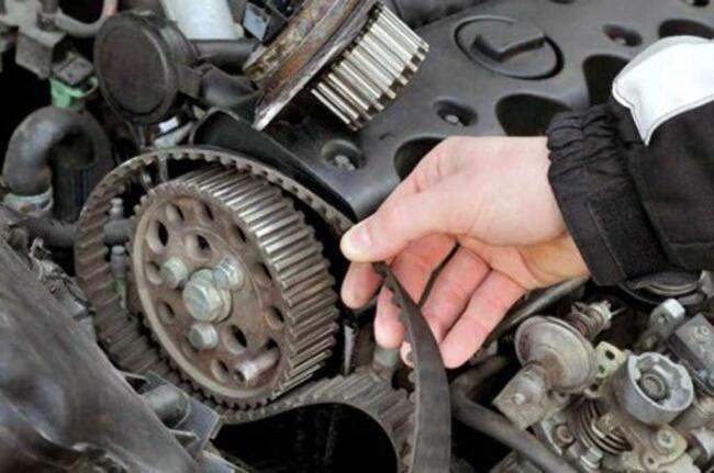 Begini 5 Cara Menghidupkan Mobil Tua yang Sudah Jarang Dipakai