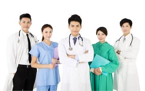 Kisah Dokter-Dokter Berhati Mulia Ini Ditangisi Banyak Orang Karena Kebaikannya